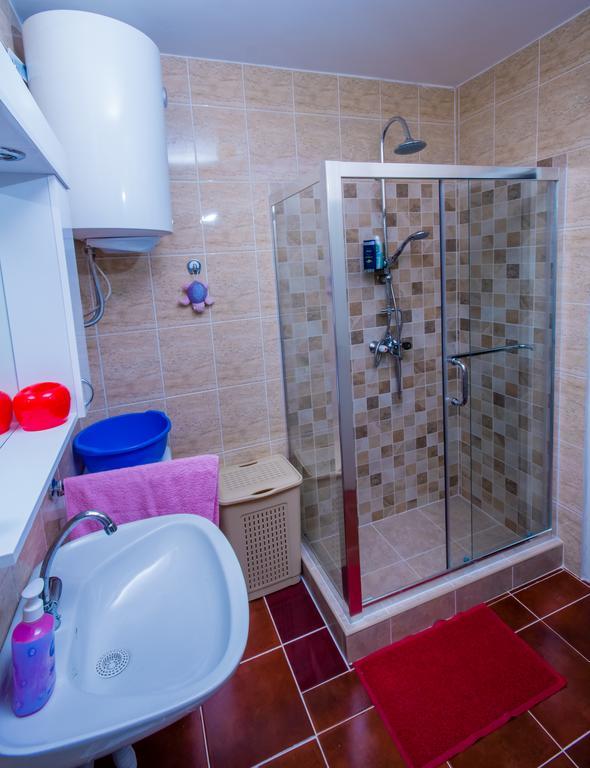 Apartments Beachfront Kotor Ngoại thất bức ảnh