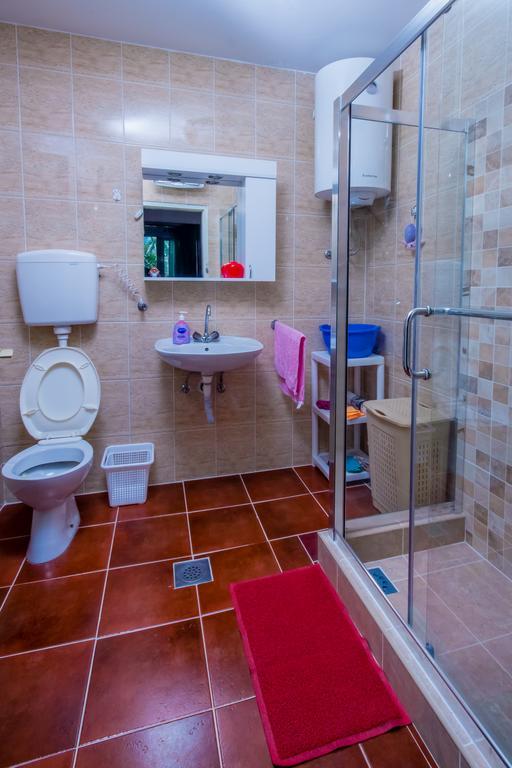 Apartments Beachfront Kotor Ngoại thất bức ảnh