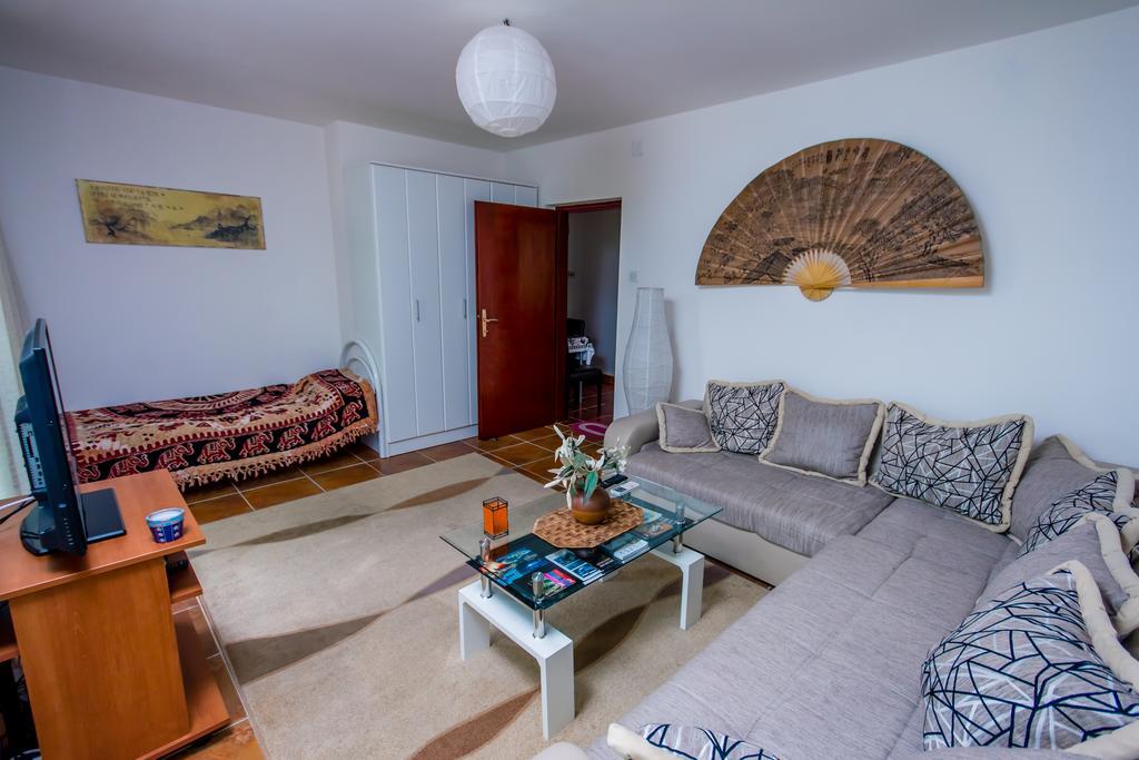 Apartments Beachfront Kotor Ngoại thất bức ảnh