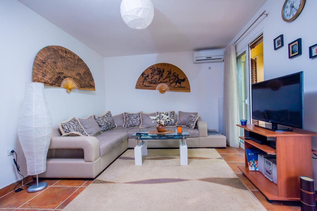 Apartments Beachfront Kotor Ngoại thất bức ảnh