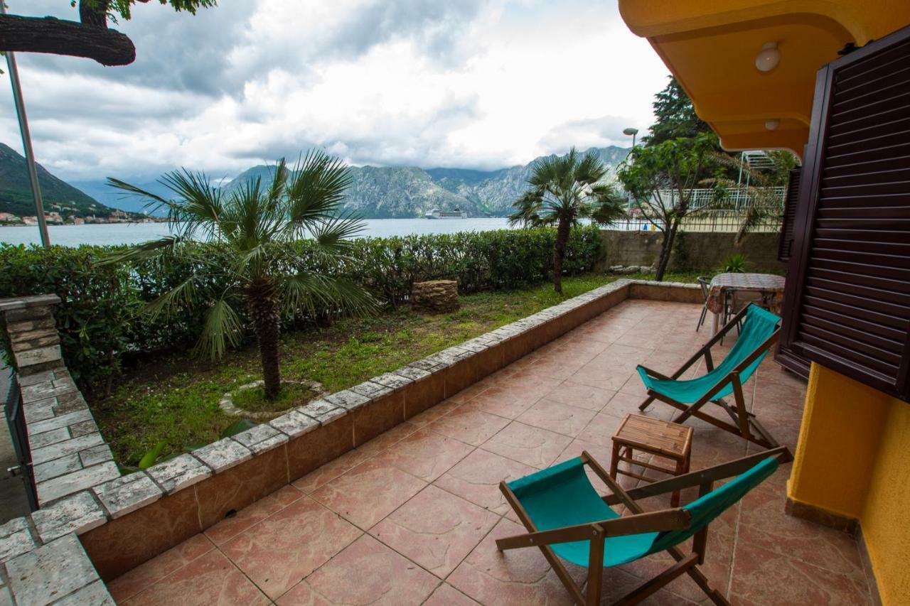 Apartments Beachfront Kotor Ngoại thất bức ảnh