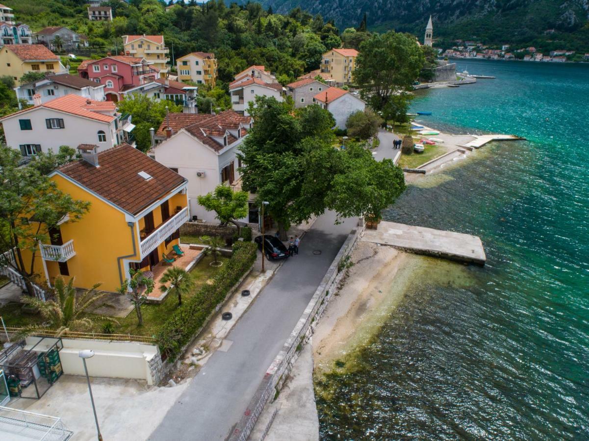 Apartments Beachfront Kotor Ngoại thất bức ảnh